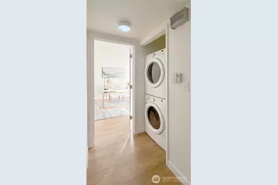 2920 76th Avenue SE #411, Mercer Island, WA 98040 - Photo 8