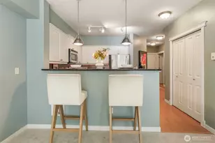 530 4th Ave W, Seattle, WA 98119 - Photo 10