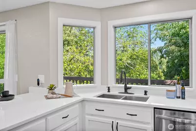 16808 119th Place NE, Bothell, WA 98011 - Photo 10