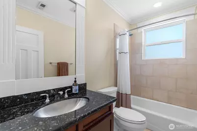 400 NE 50th Street, Seattle, WA 98105 - Photo 16