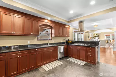 400 NE 50th Street, Seattle, WA 98105 - Photo 8