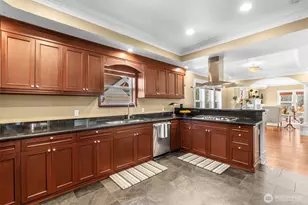 400 NE 50th St, Seattle, WA 98105 - Photo 8