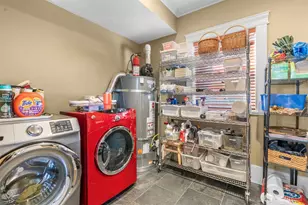 400 NE 50th St, Seattle, WA 98105 - Photo 10