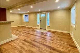 400 NE 50th St, Seattle, WA 98105 - Photo 34