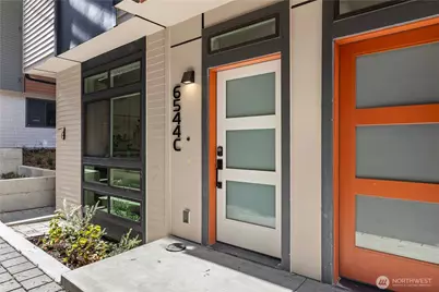 6544 C Latona Avenue NE, Seattle, WA 98115 - Photo 2