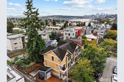 4202 Linden Avenue N, Seattle, WA 98103 - Photo 32