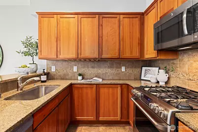 4202 Linden Avenue N, Seattle, WA 98103 - Photo 14