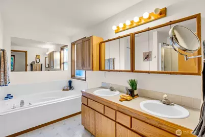 21010 68th Street Court E, Bonney Lake, WA 98391 - Photo 16