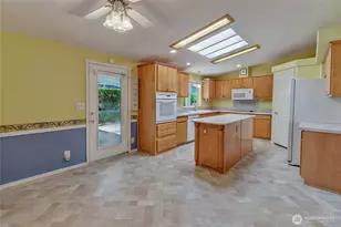 6110 91st St E, Puyallup, WA 98371 - Photo 6