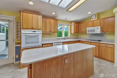 6110 91st St E #145, Puyallup, WA 98371 - Photo 8