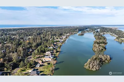 672 SE Mount Olympus Avenue, Ocean Shores, WA 98569 - Photo 16