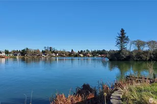 672 SE Mount Olympus Ave, Ocean Shores, WA 98569 - Photo 4