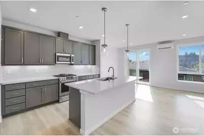 13211 NE 127th Way #B, Kirkland, WA 98034 - Photo 2