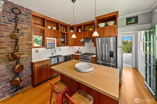 1714 E Highland Dr, Seattle, WA 98112 - Photo 12