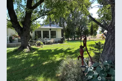 6997 Bacon Lane NE, Moses Lake, WA 98837 - Photo 2