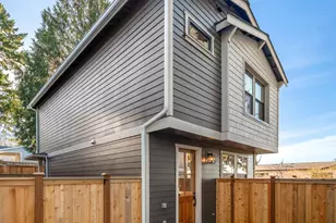 1919 3rd St, Kirkland, WA 98033 - Photo 2