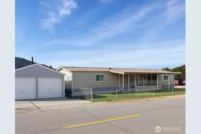 207 Ferry Ave E, Brewster, WA 98812 - Photo 1