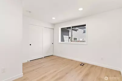 18542 Stone Avenue N, Shoreline, WA 98133 - Photo 18