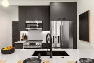 113 24th Ave E, Seattle, WA 98112 - Photo 2