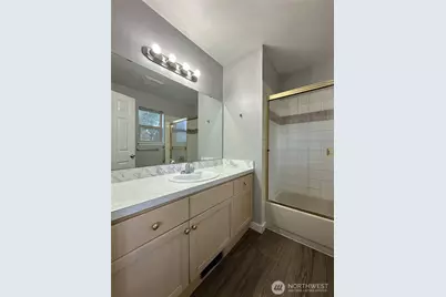 12025 Phinney Avenue N, Seattle, WA 98133 - Photo 20