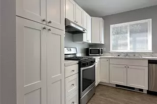 12025 Phinney Ave N, Seattle, WA 98133 - Photo 8