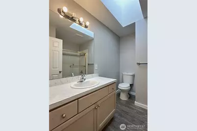 12025 Phinney Avenue N, Seattle, WA 98133 - Photo 12