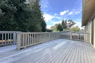 12025 Phinney Ave N, Seattle, WA 98133 - Photo 38