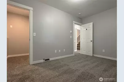 12025 Phinney Avenue N, Seattle, WA 98133 - Photo 30