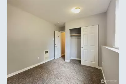 12025 Phinney Avenue N, Seattle, WA 98133 - Photo 34