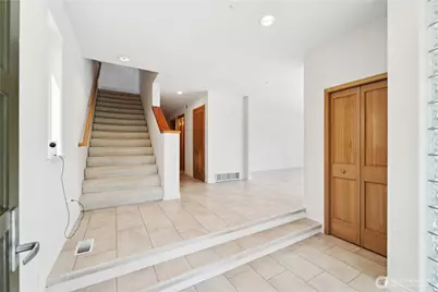 19749 53rd Avenue NE, Lake Forest Park, WA 98155 - Photo 2