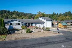 201 Ponderosa Dr, Kelso, WA 98626 - Photo 2