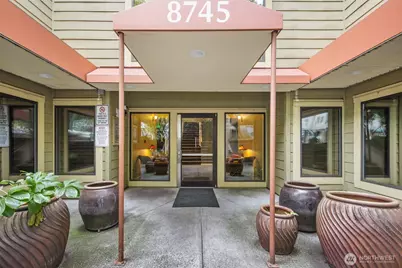 8745 Greenwood Avenue N #207, Seattle, WA 98103 - Photo 2