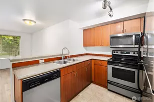 8745 Greenwood Ave N, Seattle, WA 98103 - Photo 4