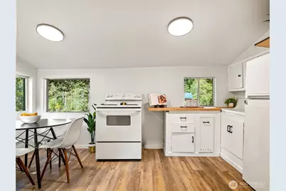 520 Railroad Avenue E, Skykomish, WA 98288 - Photo 10