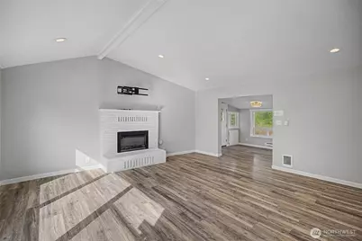 1251 S 230th Street, Des Moines, WA 98198 - Photo 2