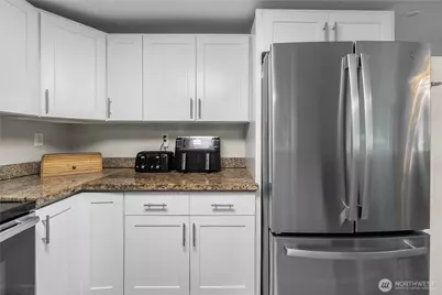 1251 S 230th Street, Des Moines, WA 98198 - Photo 10