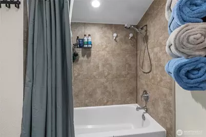 1251 S 230th Street, Des Moines, WA 98198 - Photo 32