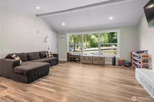 1251 S 230th St, Des Moines, WA 98198 - Photo 2