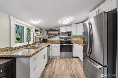 1251 S 230th Street, Des Moines, WA 98198 - Photo 6