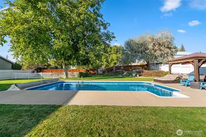 3110 SE 1st St, East Wenatchee, WA 98802 - Photo 8