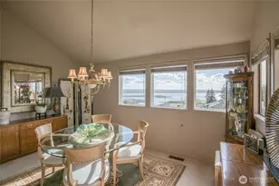 300 Beacon Hill Dr, Hoquiam, WA 98550 - Photo 22