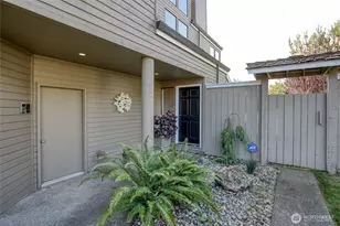 300 Beacon Hill Dr, Hoquiam, WA 98550 - Photo 2