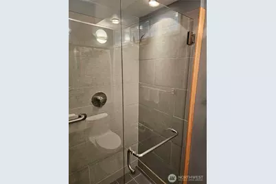 2822 Prosch Avenue W, Seattle, WA 98119 - Photo 24