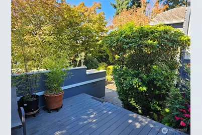 2822 Prosch Avenue W, Seattle, WA 98119 - Photo 4