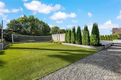 9135 NE 19th St, Clyde Hill, WA 98004 - Photo 36