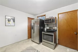 1008 E Denny Way, Seattle, WA 98122 - Photo 14