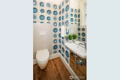 4422 Montana Circle W, Seattle, WA 98199 - Photo 8