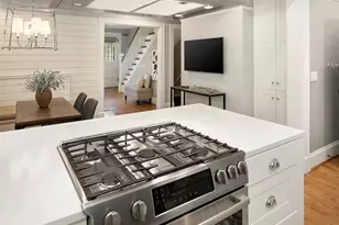 4422 Montana Circle W, Seattle, WA 98199 - Photo 16