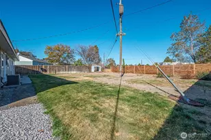 1127 Arlington Dr NE, Moses Lake, WA 98837 - Photo 16