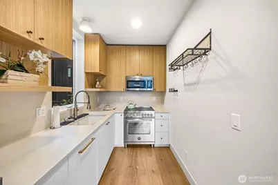 8547 Evanston Avenue N, Seattle, WA 98103 - Photo 18